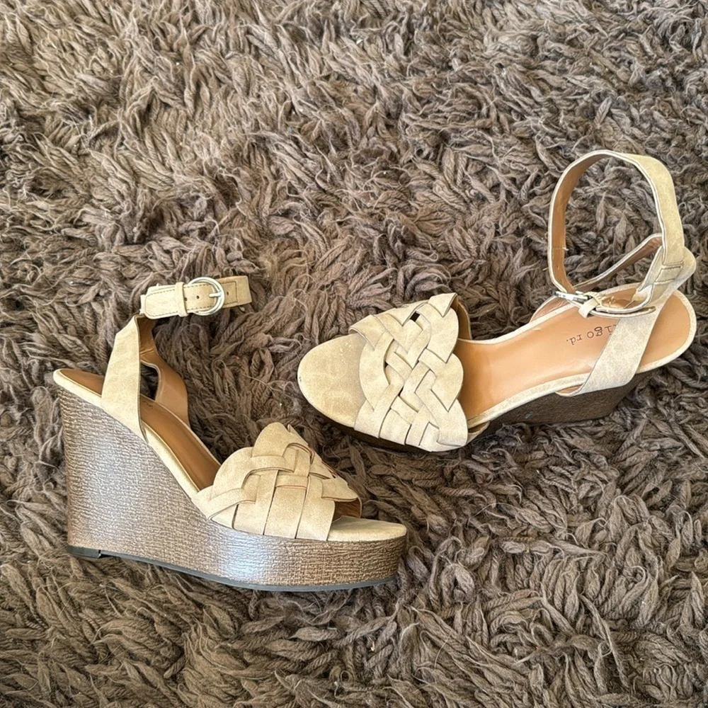 Indigo Rd ankle strap Platform wedge sandals size 7.5 IRKORTNEY-M